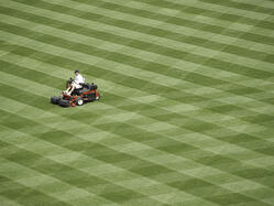 Commercial_Lawn_Maintenance_Company